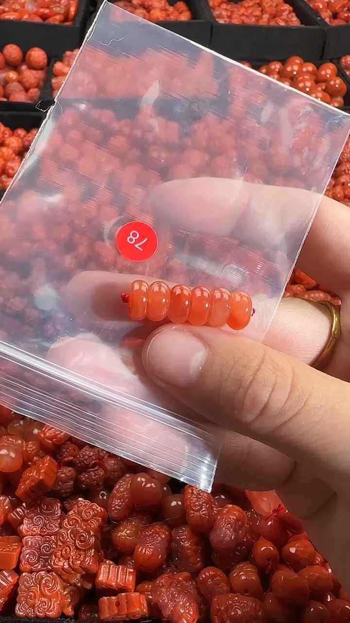 颈饰未镶嵌南红玛瑙1