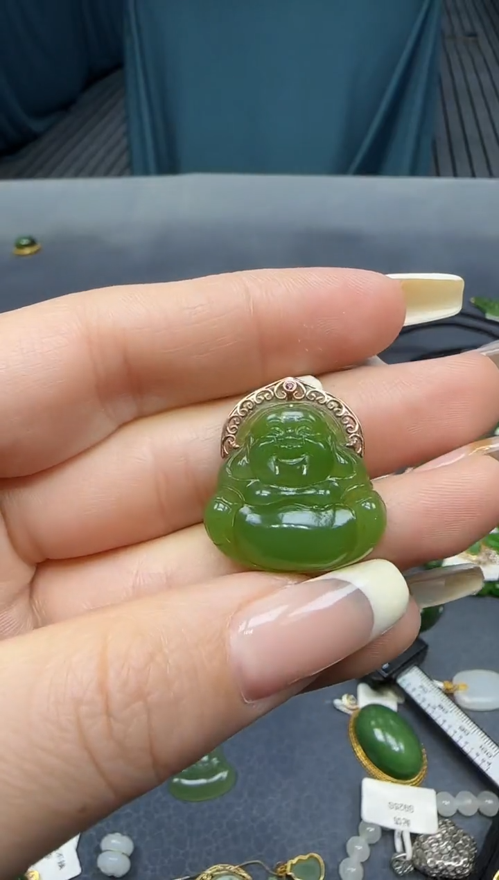 【闪购商品】和田玉挂件18K金镶嵌1