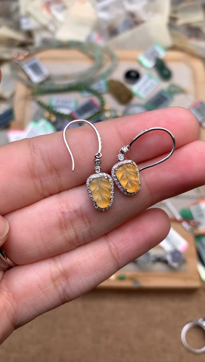 18K金镶嵌挂件翡翠1