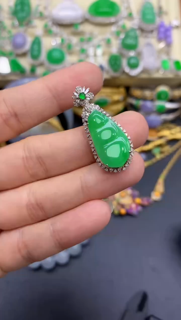 颈饰18K金镶嵌翡翠236-中国好珍宝