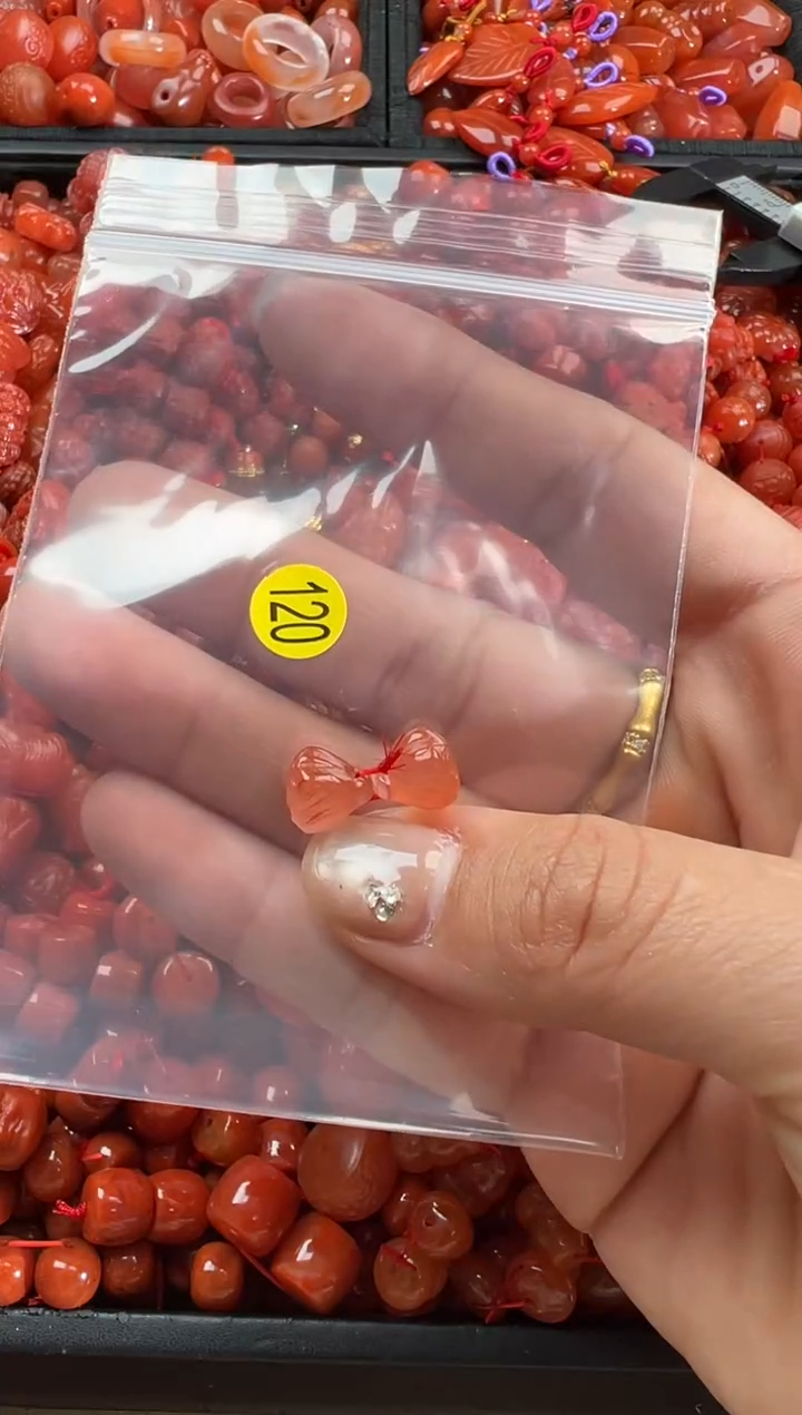 【闪购商品】南红玛瑙颈饰未镶嵌1