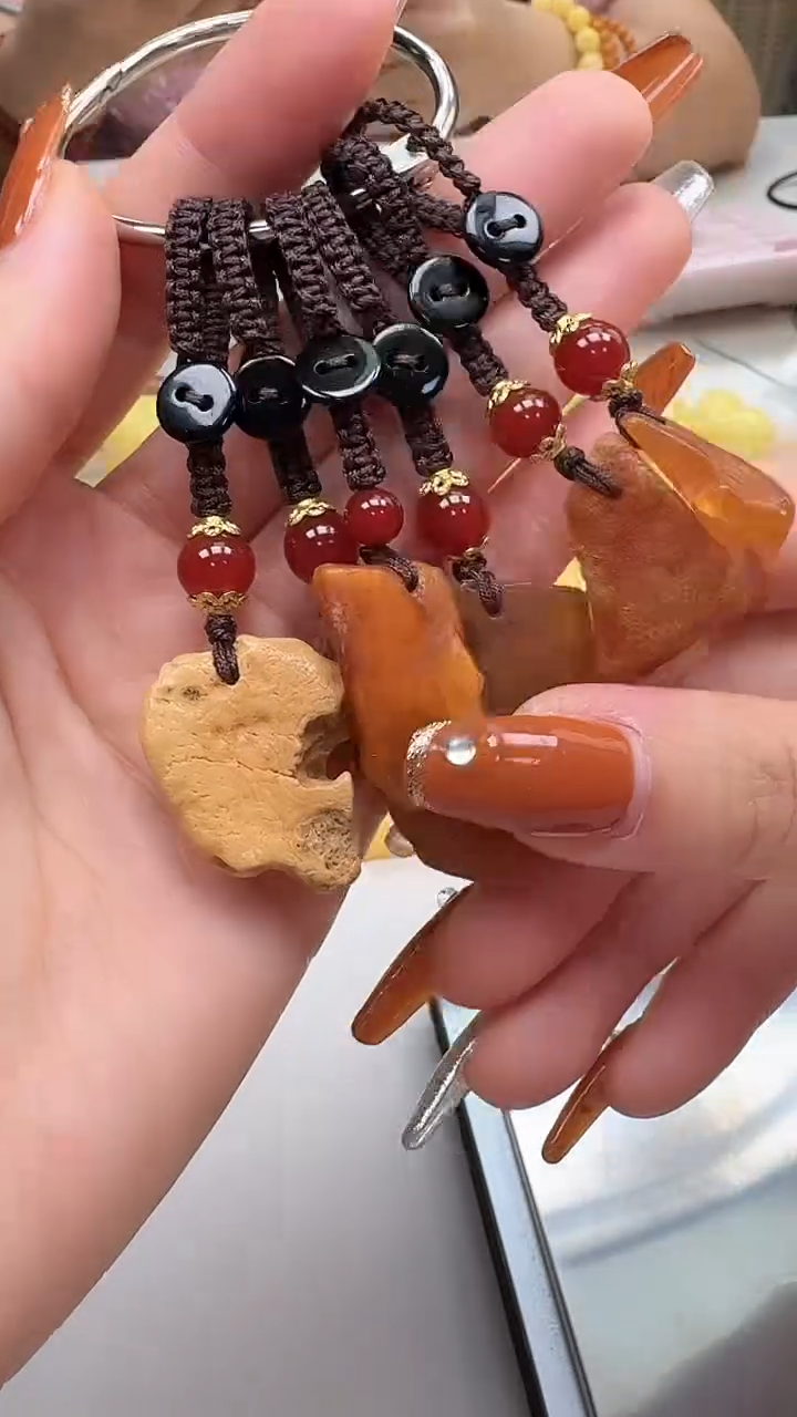 裸石琥珀未镶嵌如图