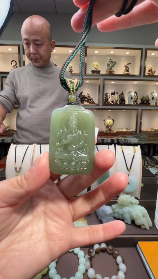 颈饰未镶嵌和田玉苏