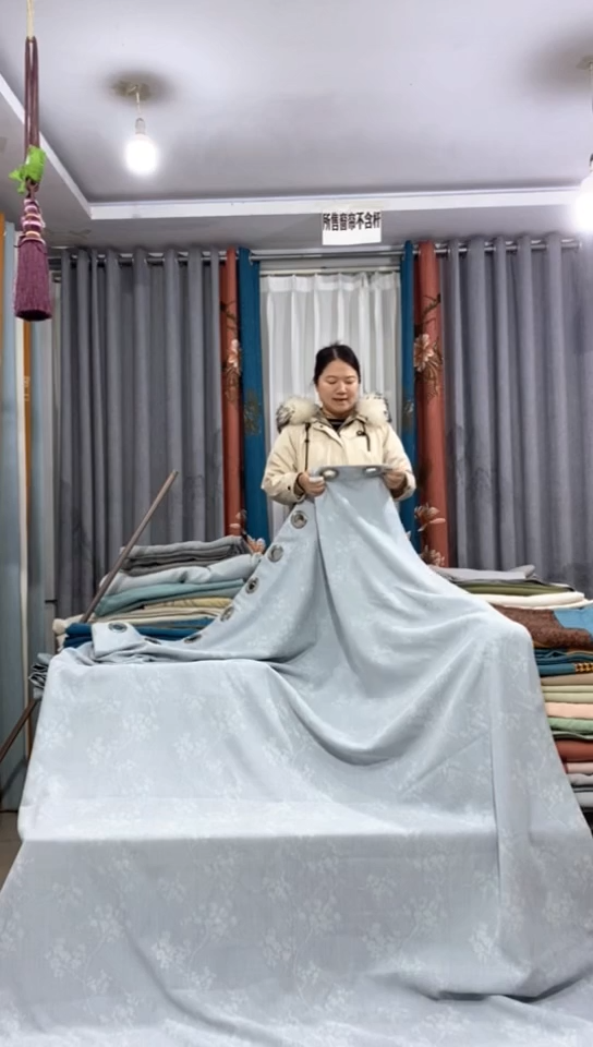 布成品窗帘      2