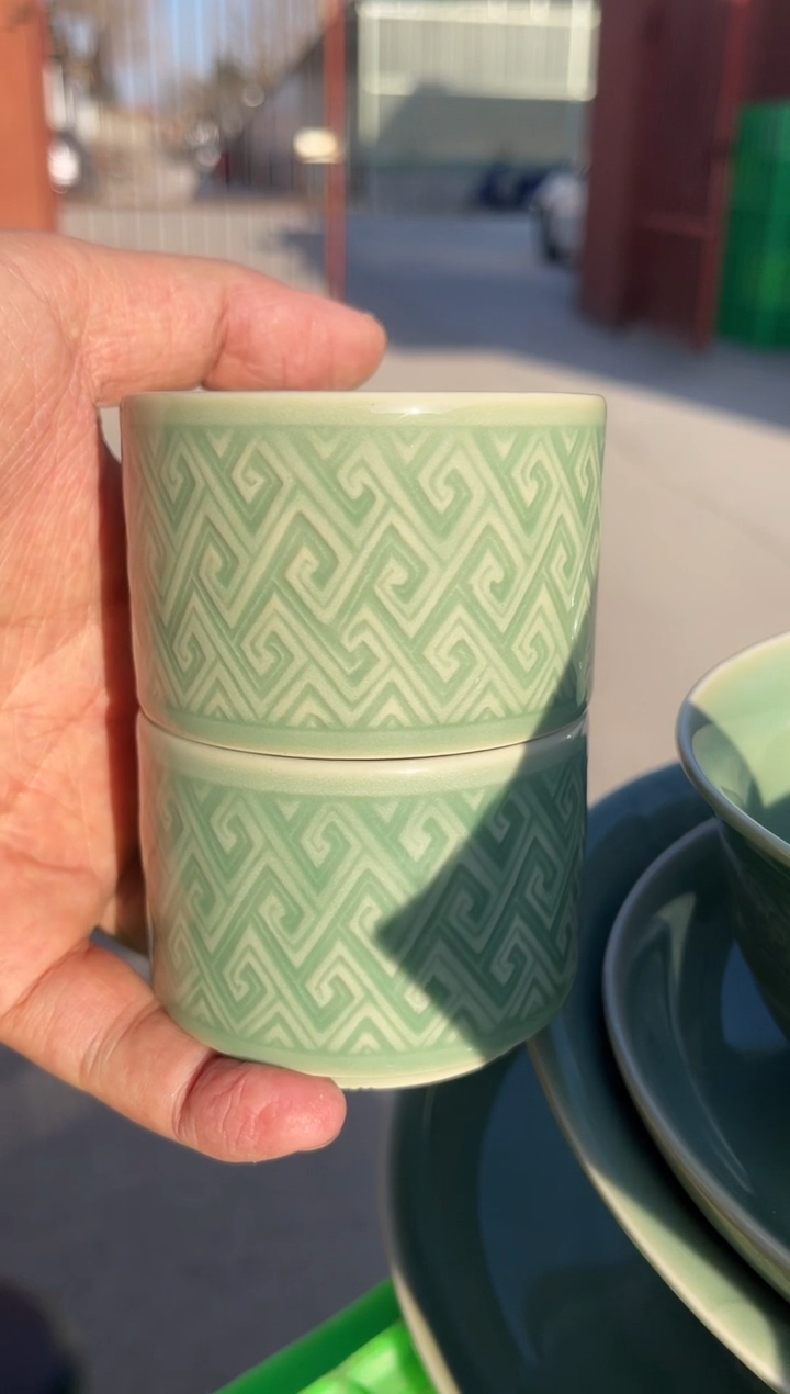 青釉--席纹杯2只