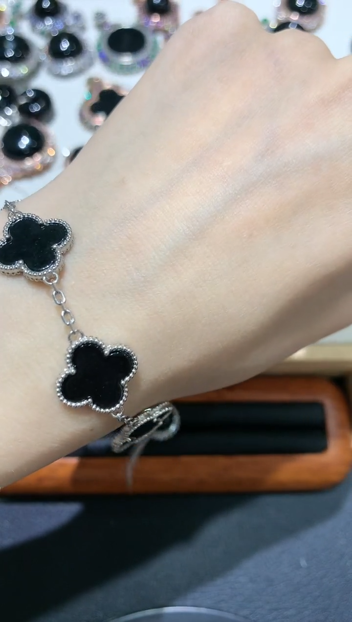 翡翠银S925镶嵌吊坠(赠链)23多人多样性随机发货1件