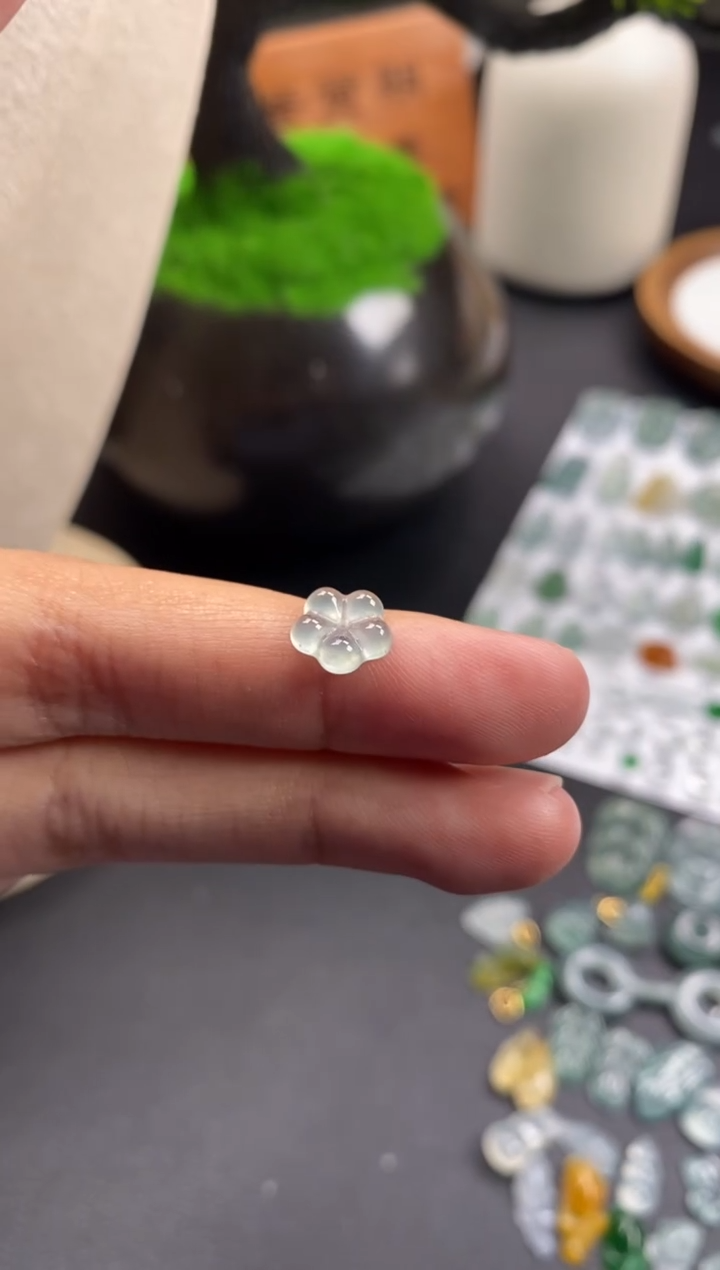 颈饰未镶嵌翡翠翡翠冰种花花