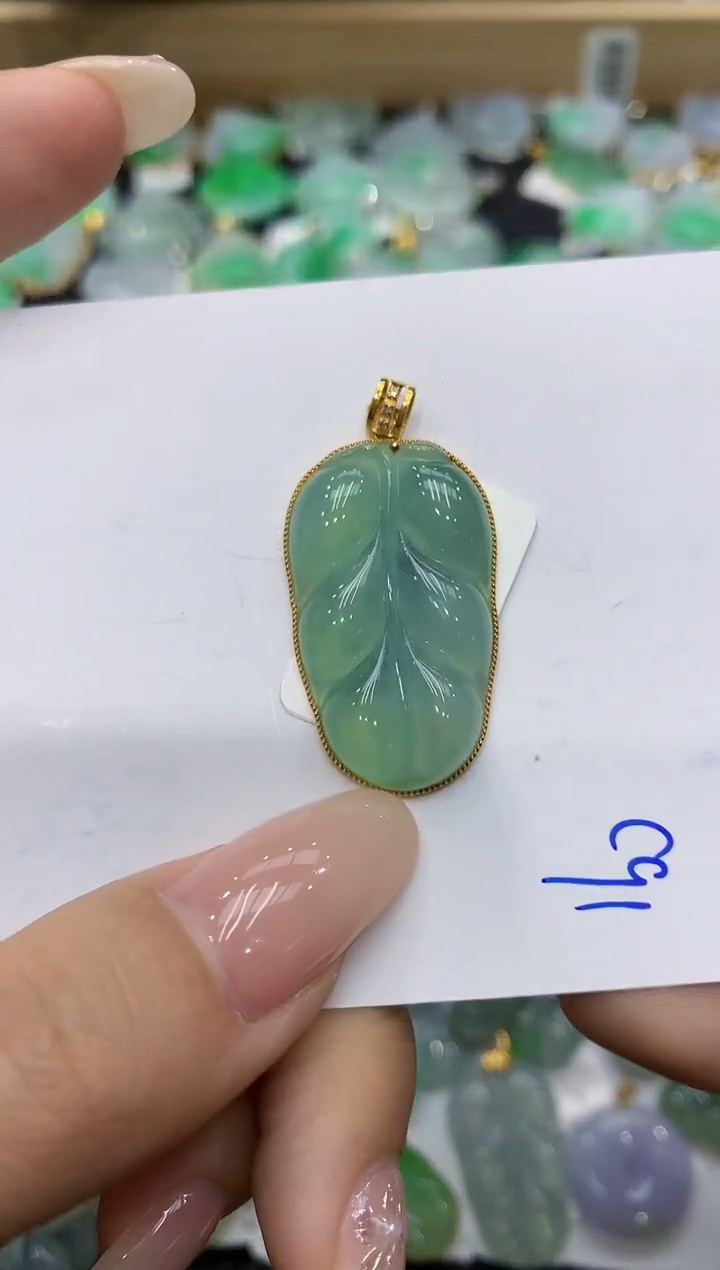 翡翠18K金镶嵌颈饰111111111111