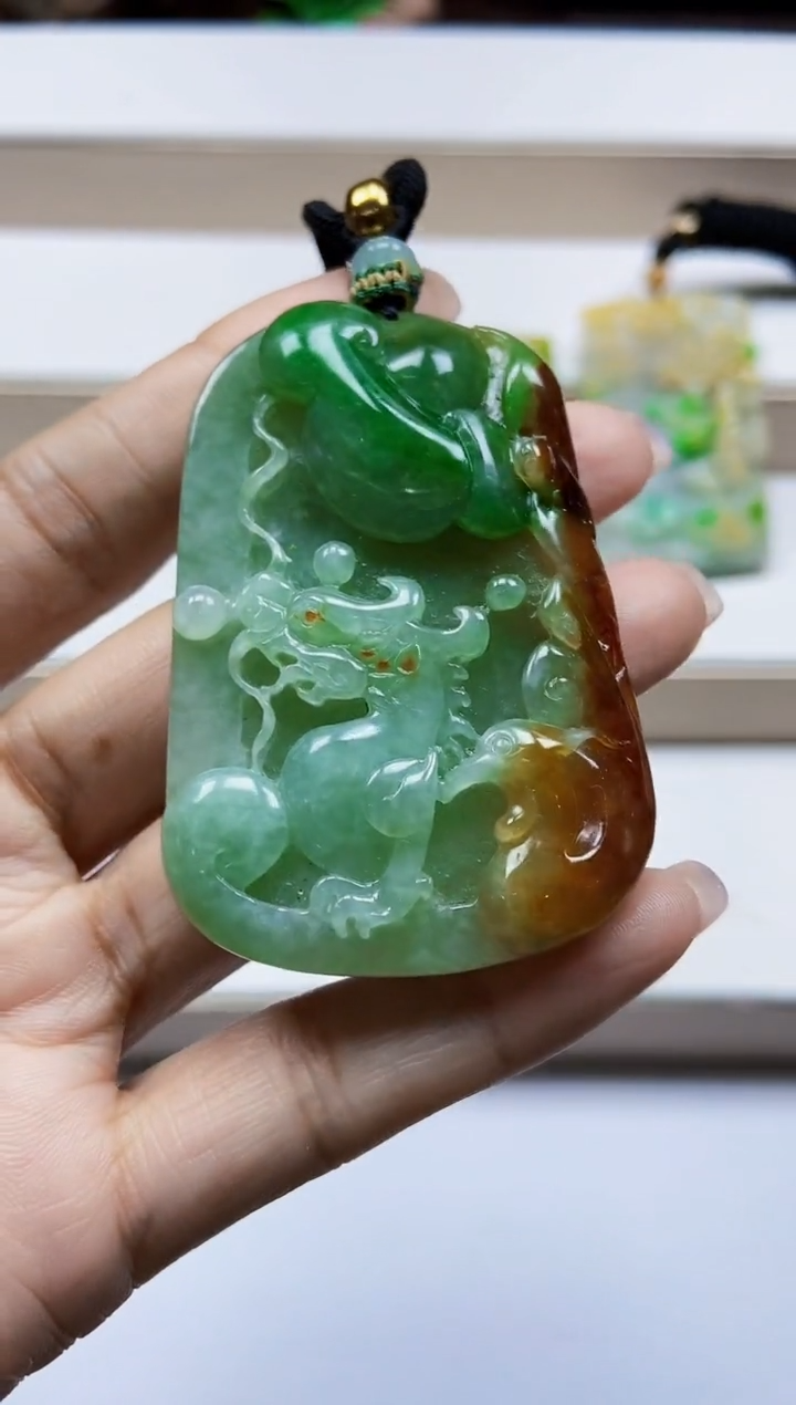 颈饰未镶嵌翡翠翡翠A货