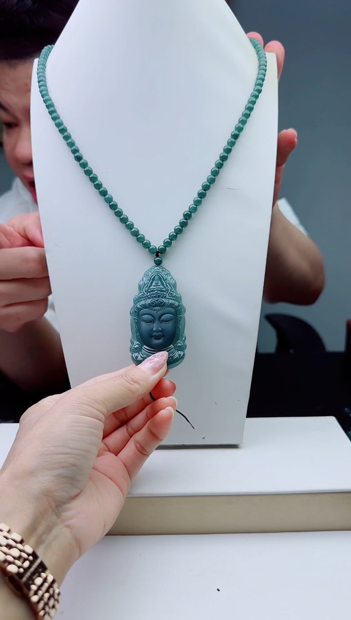 颈饰未镶嵌翡翠多样性发其一