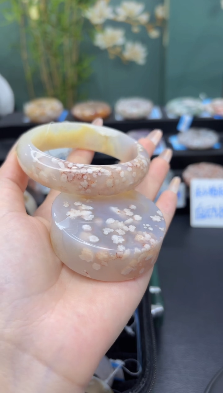 【闪购商品】石英质玉未镶嵌手镯C127(62圈赠送镯心)