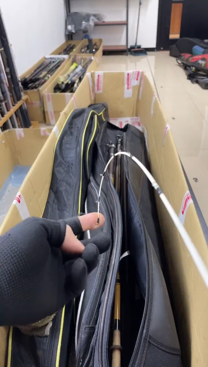 A****猪孤品微瑕，以直播间介绍为准，加10元发顺丰。