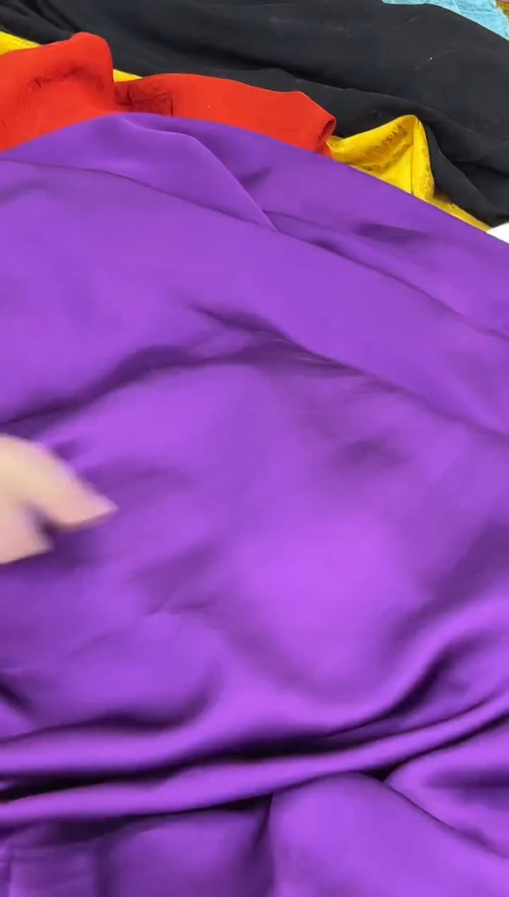 丝绸紫色丝绸缎面