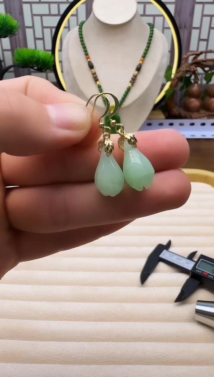 14K金镶嵌和田玉耳饰E102     