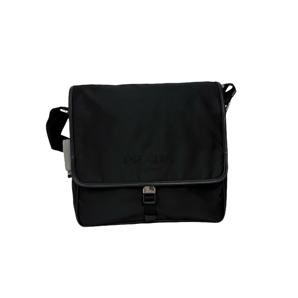 95新 Prada/普拉达 黑色尼龙单扣翻盖斜挎包/271