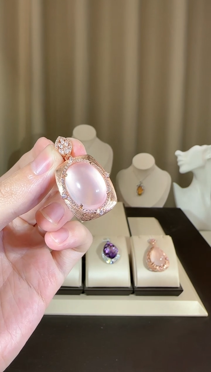 【闪购商品】芙蓉石颈饰银S925镶嵌15*20mm星光粉水晶
