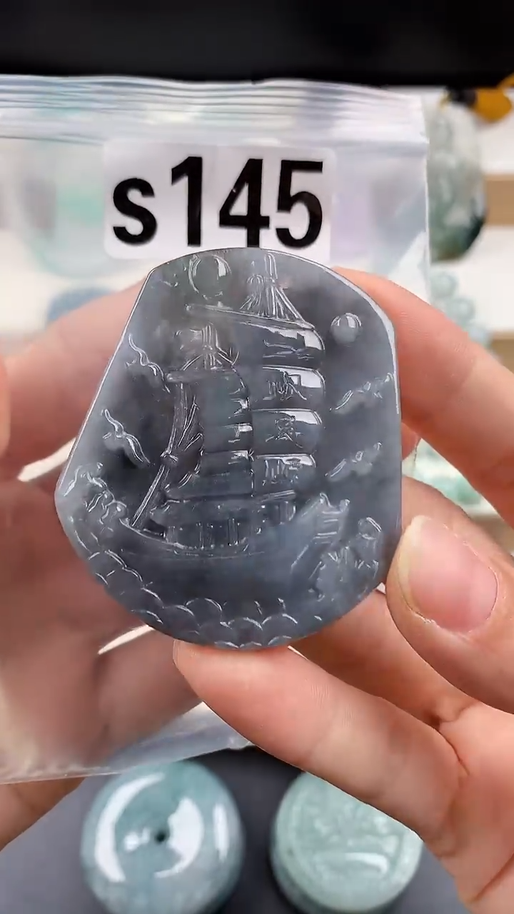 颈饰未镶嵌翡翠天然翡翠吊坠挂件