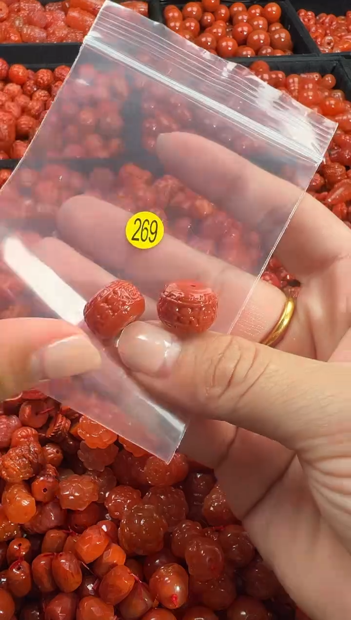 颈饰未镶嵌南红玛瑙1