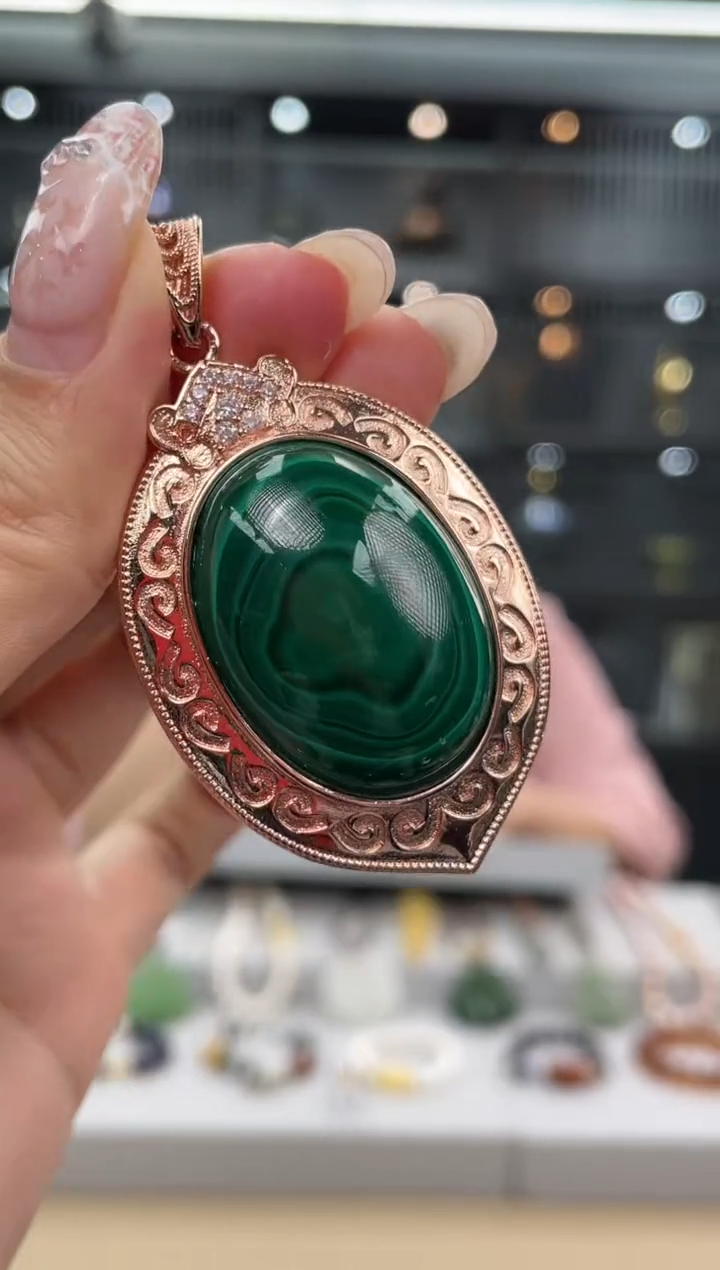 【闪购商品】孔雀石颈饰未镶嵌02004647