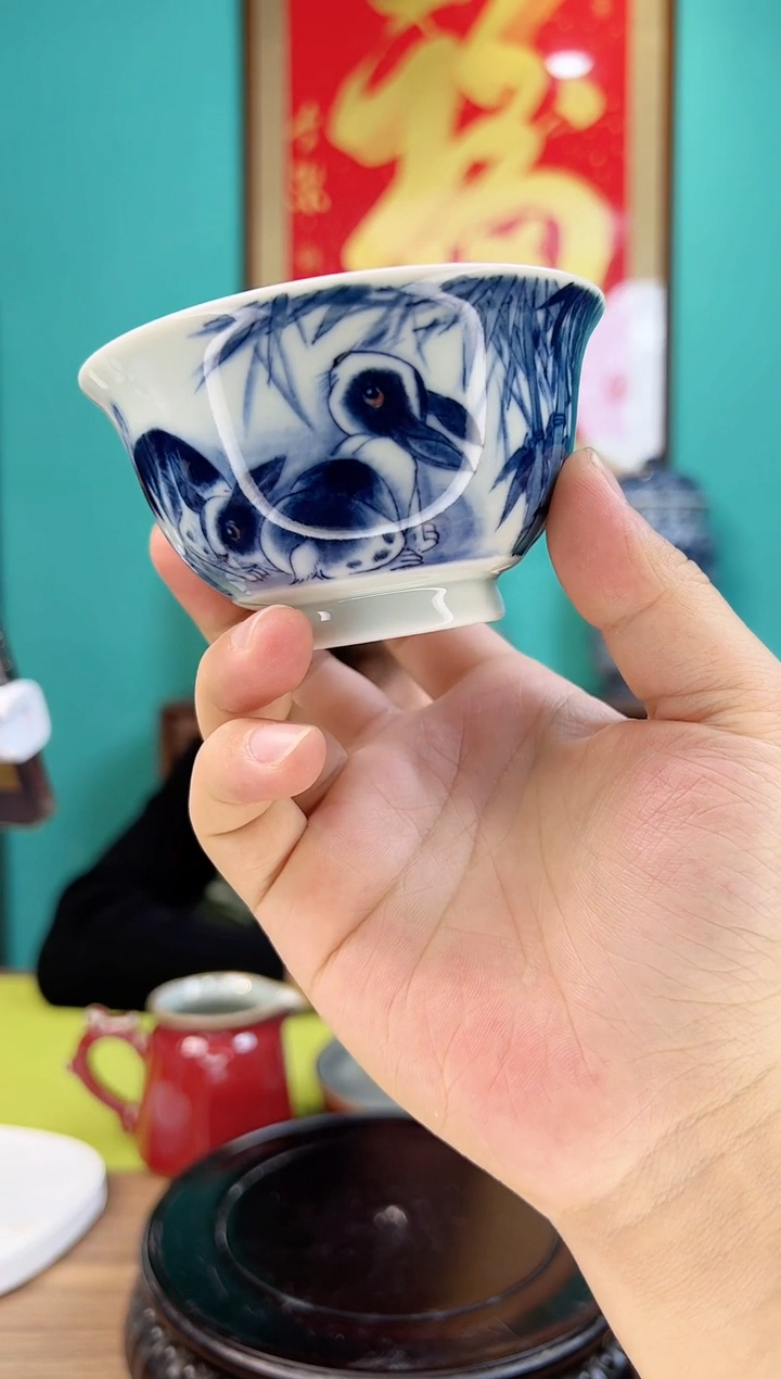 【闪购商品】杯青花双兔相依纹杯         