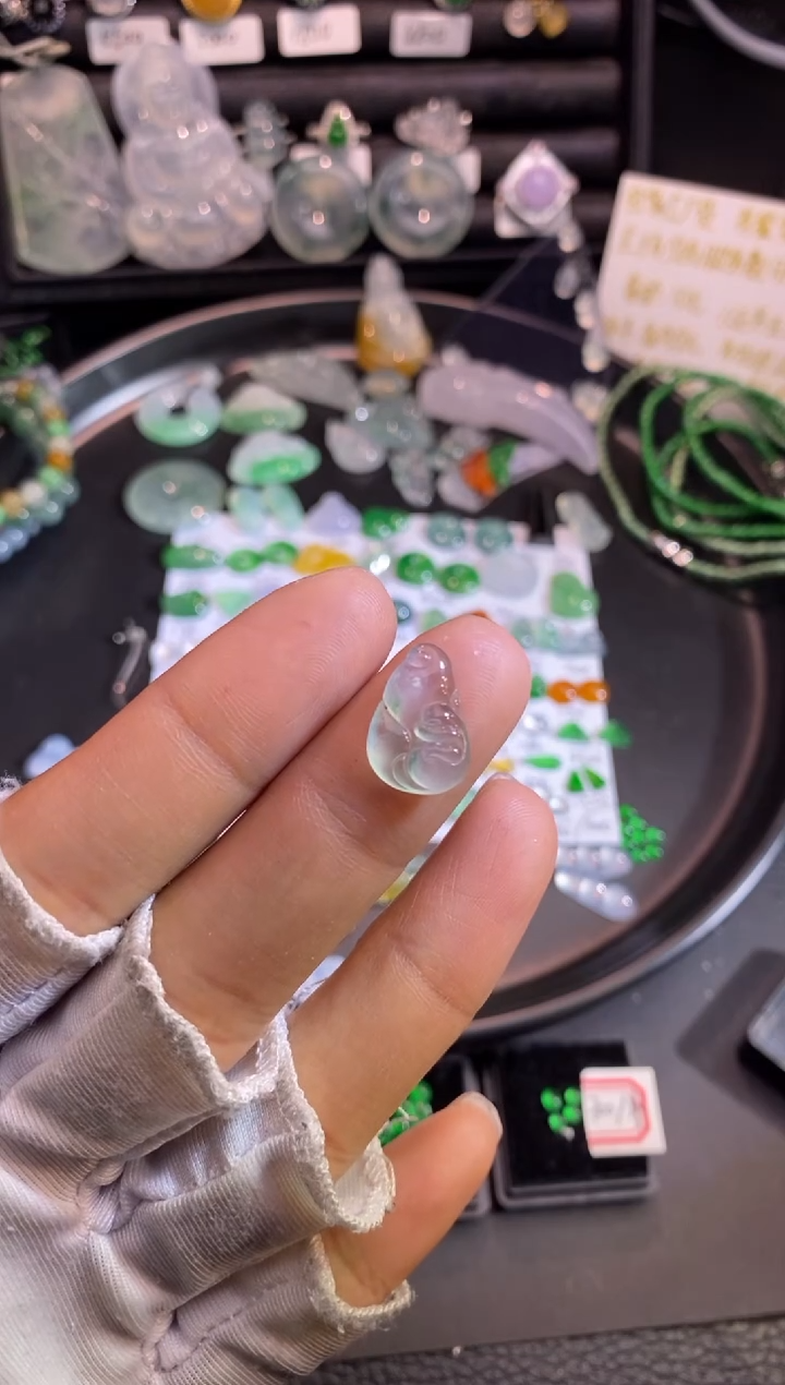 【闪购商品】翡翠挂件未镶嵌九尾狐