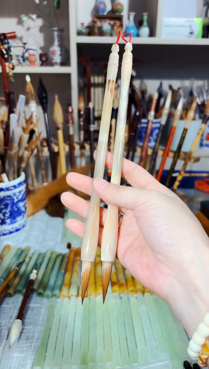 闪20 乌干达牛角笔杆纯狼毫出锋3.6（清水试笔）一支