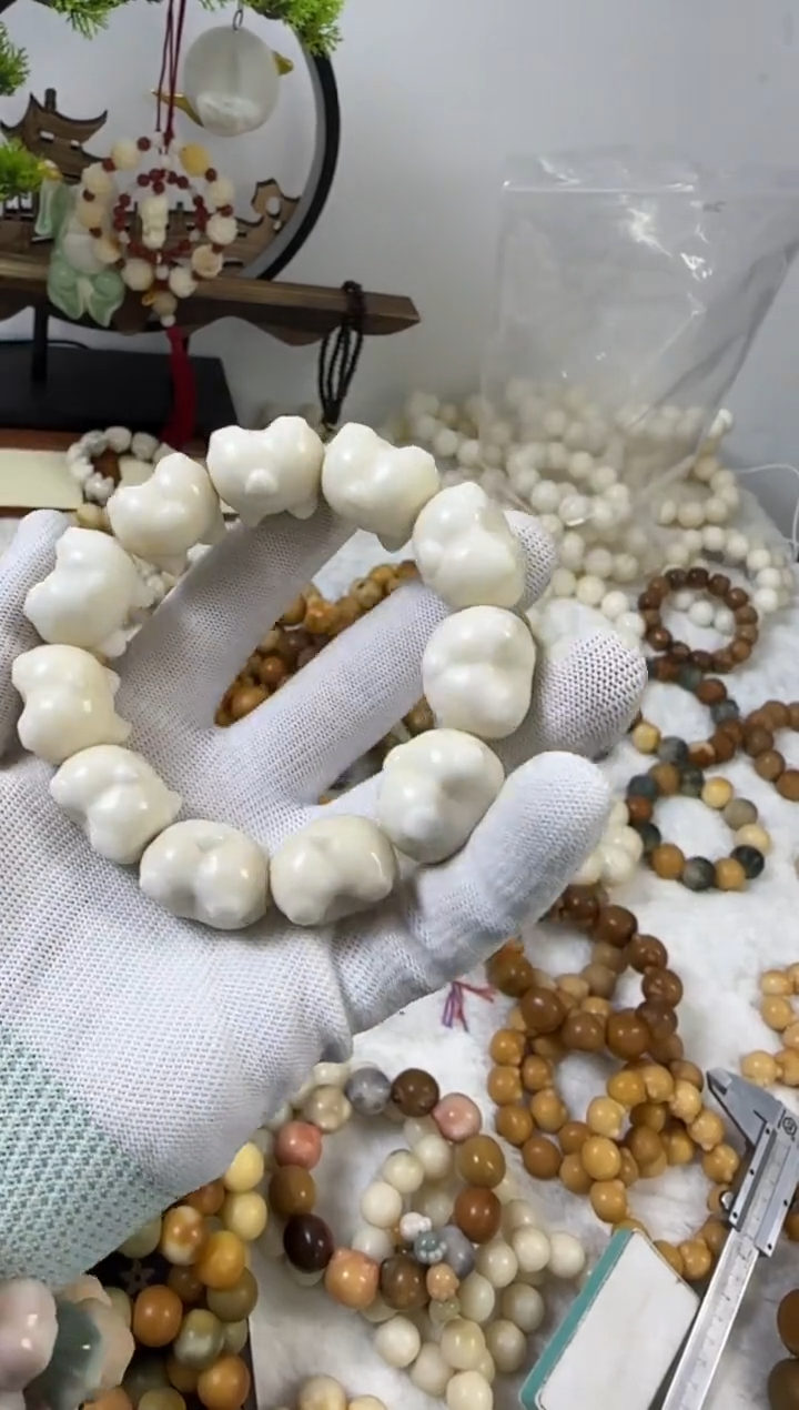 【闪购商品】白玉菩提吊坠28柯基屁屁