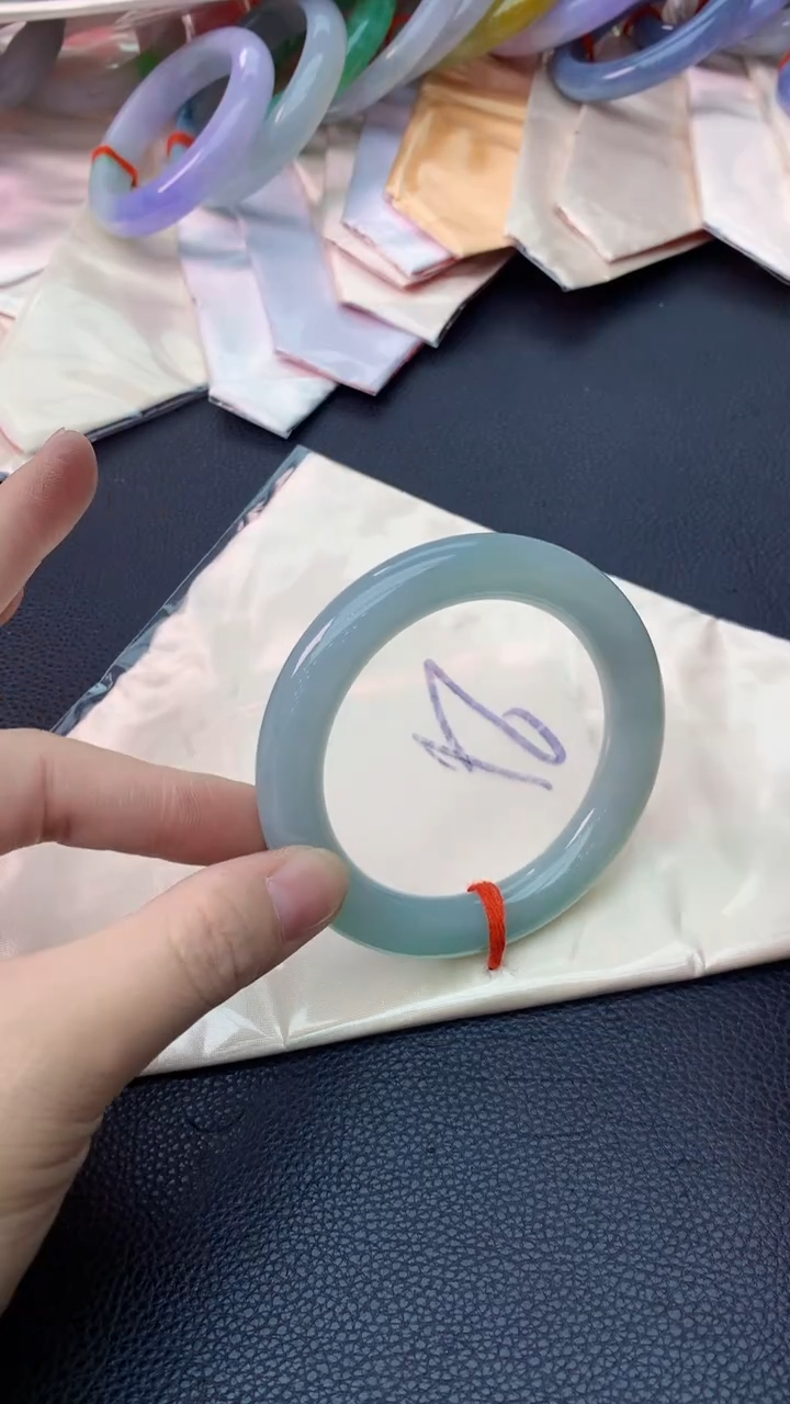 翡翠手镯未镶嵌0314833337