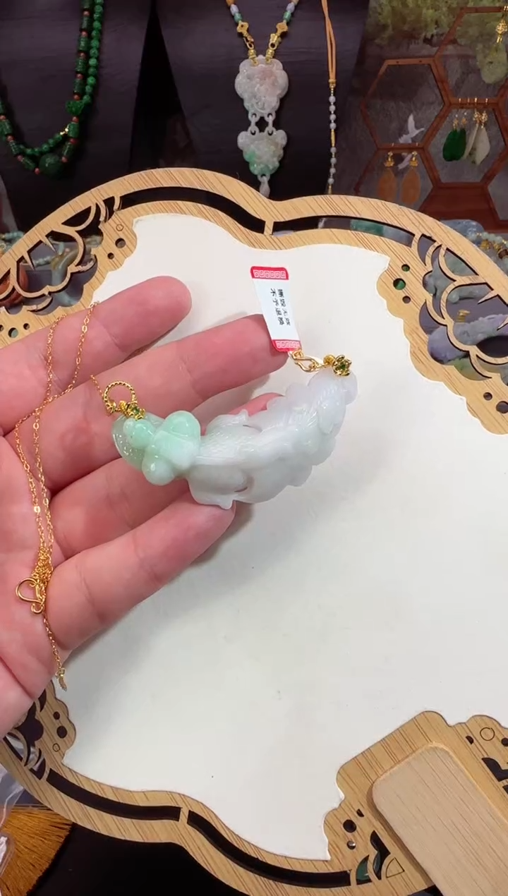 【闪购商品】翡翠颈饰未镶嵌牌子