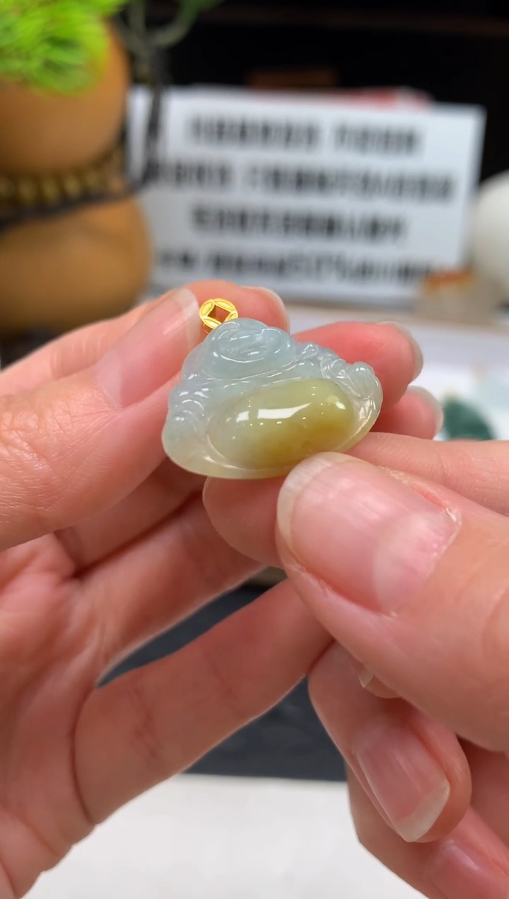 颈饰18K金镶嵌翡翠小*琦---124030