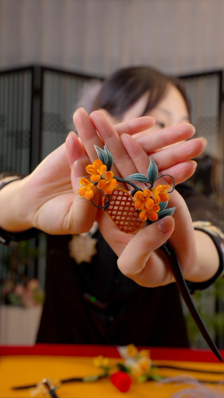 刺绣好****?非遗绒花手工饰品