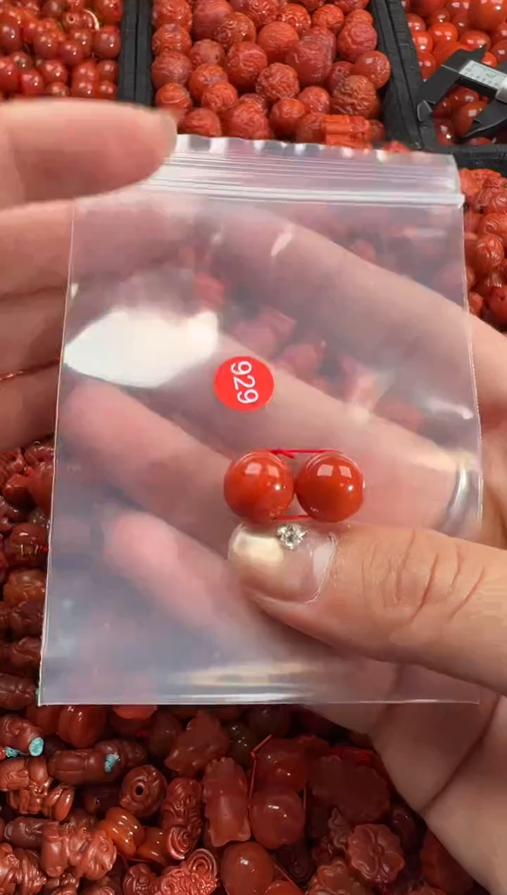 南红玛瑙未镶嵌颈饰2
