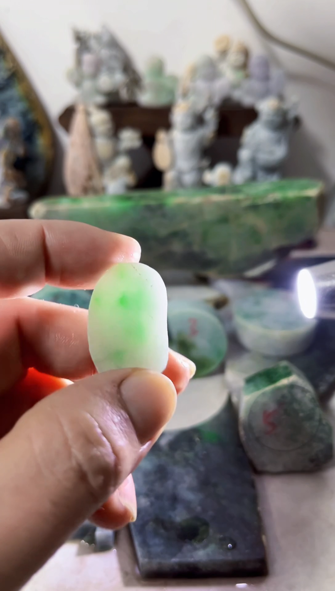 【闪购商品】翡翠吊坠(不含链)未镶嵌A518