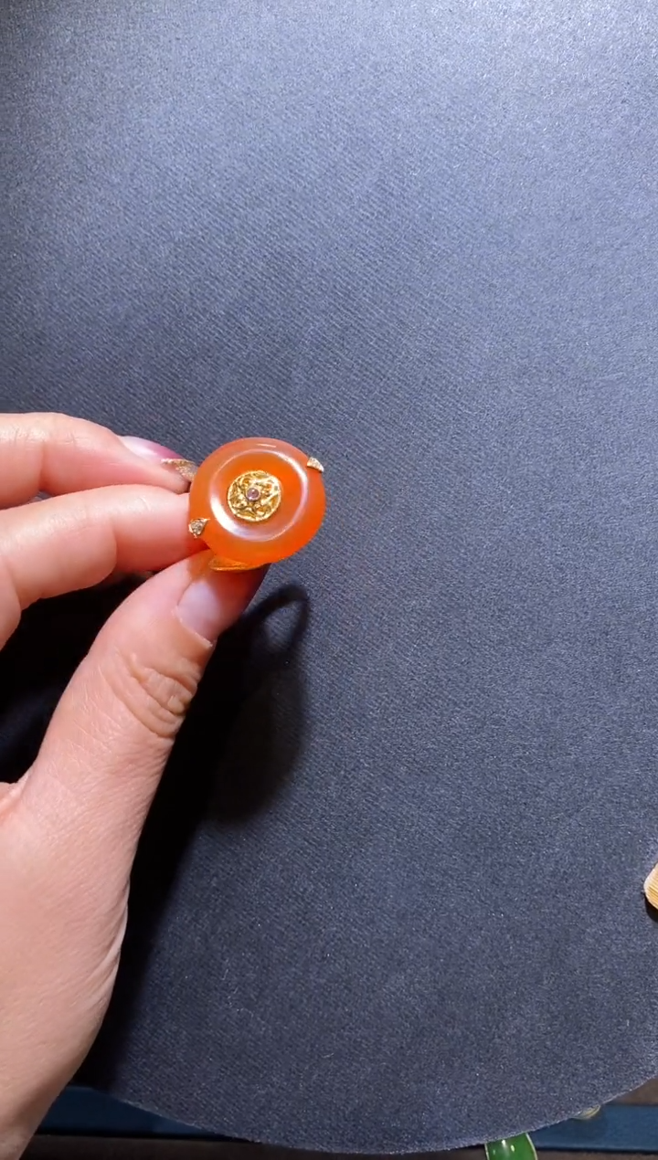 18K金镶嵌戒指玛瑙/玉髓老玛瑙平安扣戒指