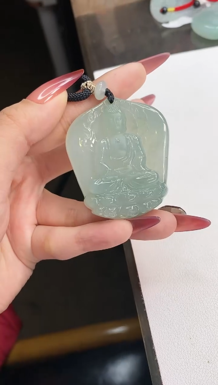 【闪购商品】翡翠颈饰未镶嵌大日