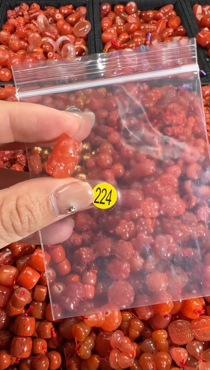 【闪购商品】南红玛瑙颈饰未镶嵌1