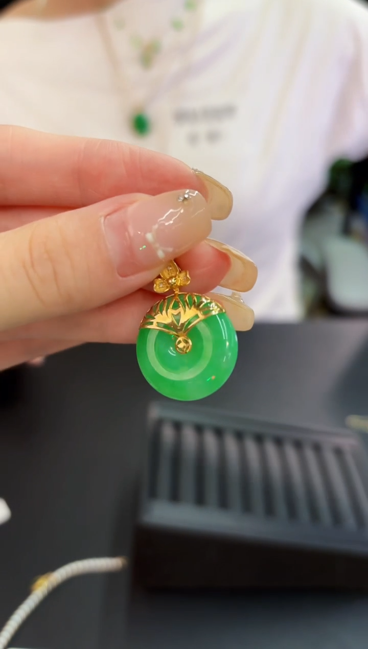 翡翠18K金镶嵌吊坠(不含链) 缅料A货/支持复检/一件