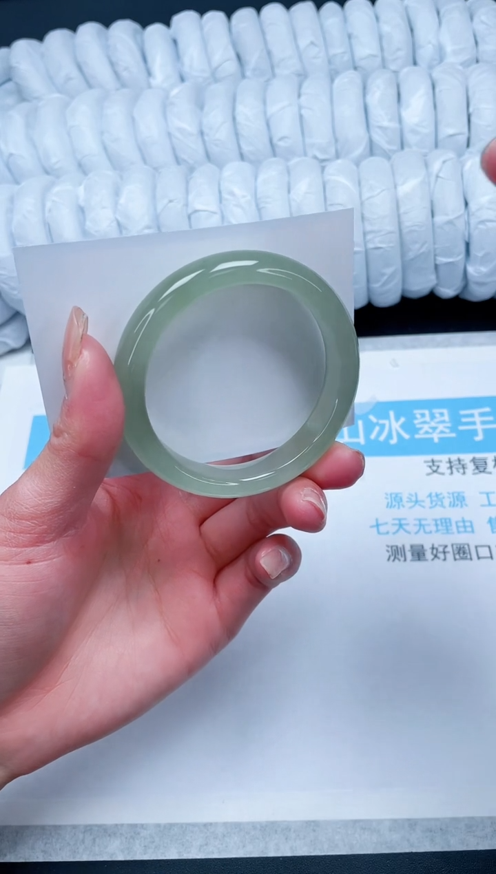 【闪购商品】石英质玉手镯未镶嵌A12-56.4