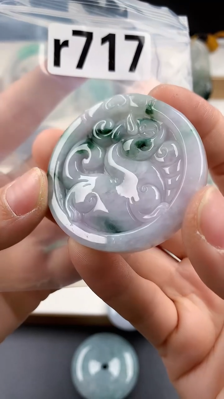 颈饰未镶嵌翡翠天然翡翠吊坠挂件