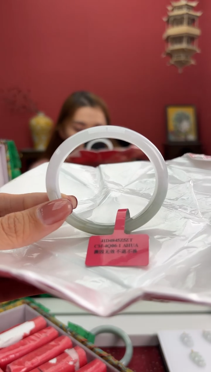 【闪购商品】翡翠手镯（贵妃镯）未镶嵌5手镯