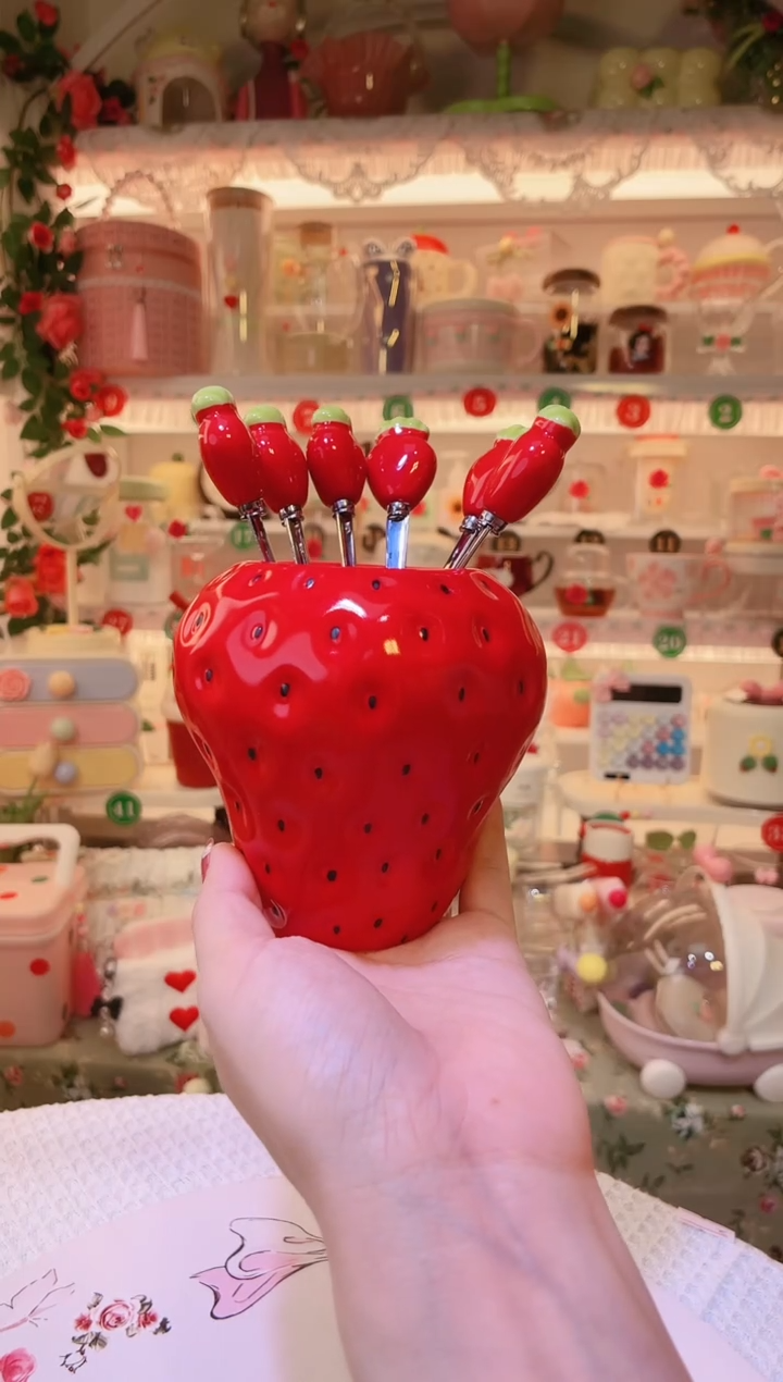 红色草莓水果叉——手工制作品质好！
