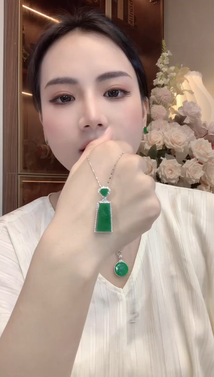 【闪购商品】翡翠18K金镶嵌吊坠(不含链)A34