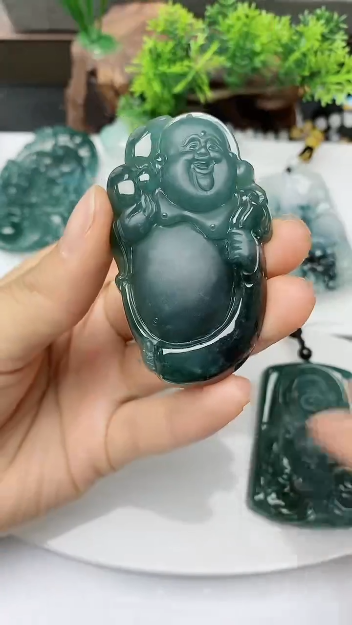 【闪购商品】翡翠颈饰未镶嵌        