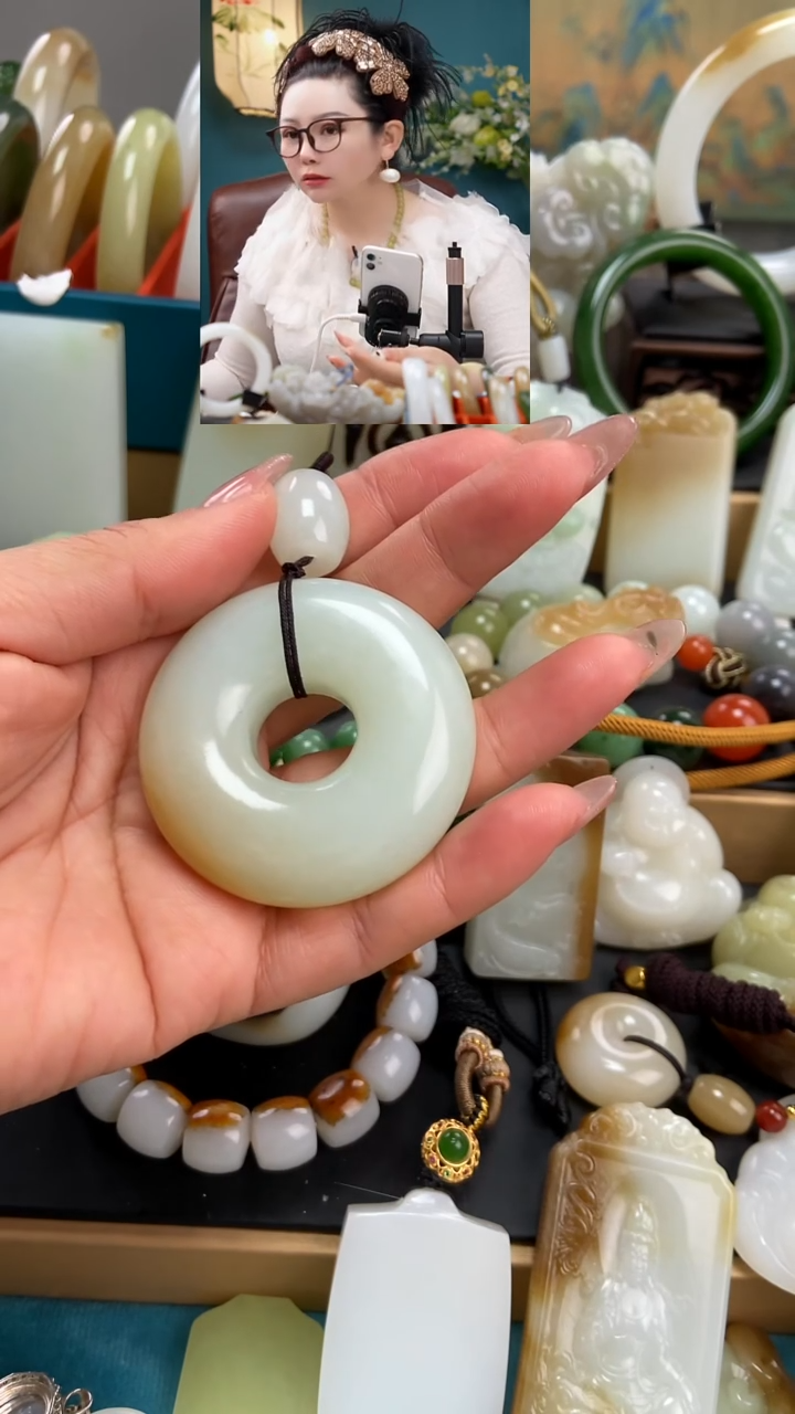 未镶嵌手串和田玉牧*人吊坠