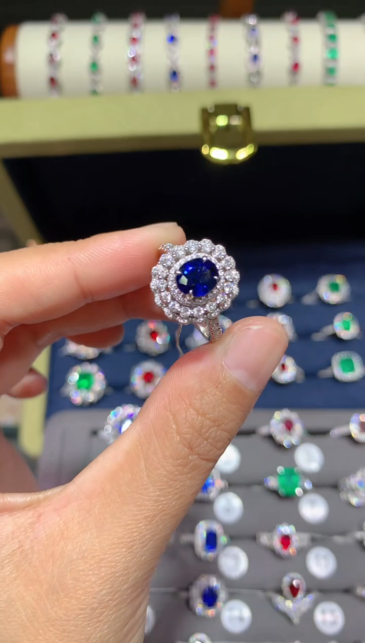 【闪购商品】蓝宝石戒指18K金镶嵌1.3CT