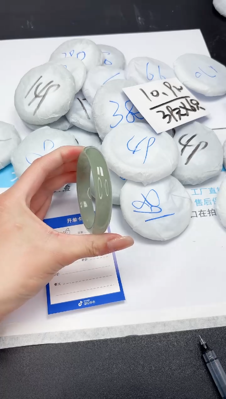 【闪购商品】石英质玉手镯未镶嵌A249-59