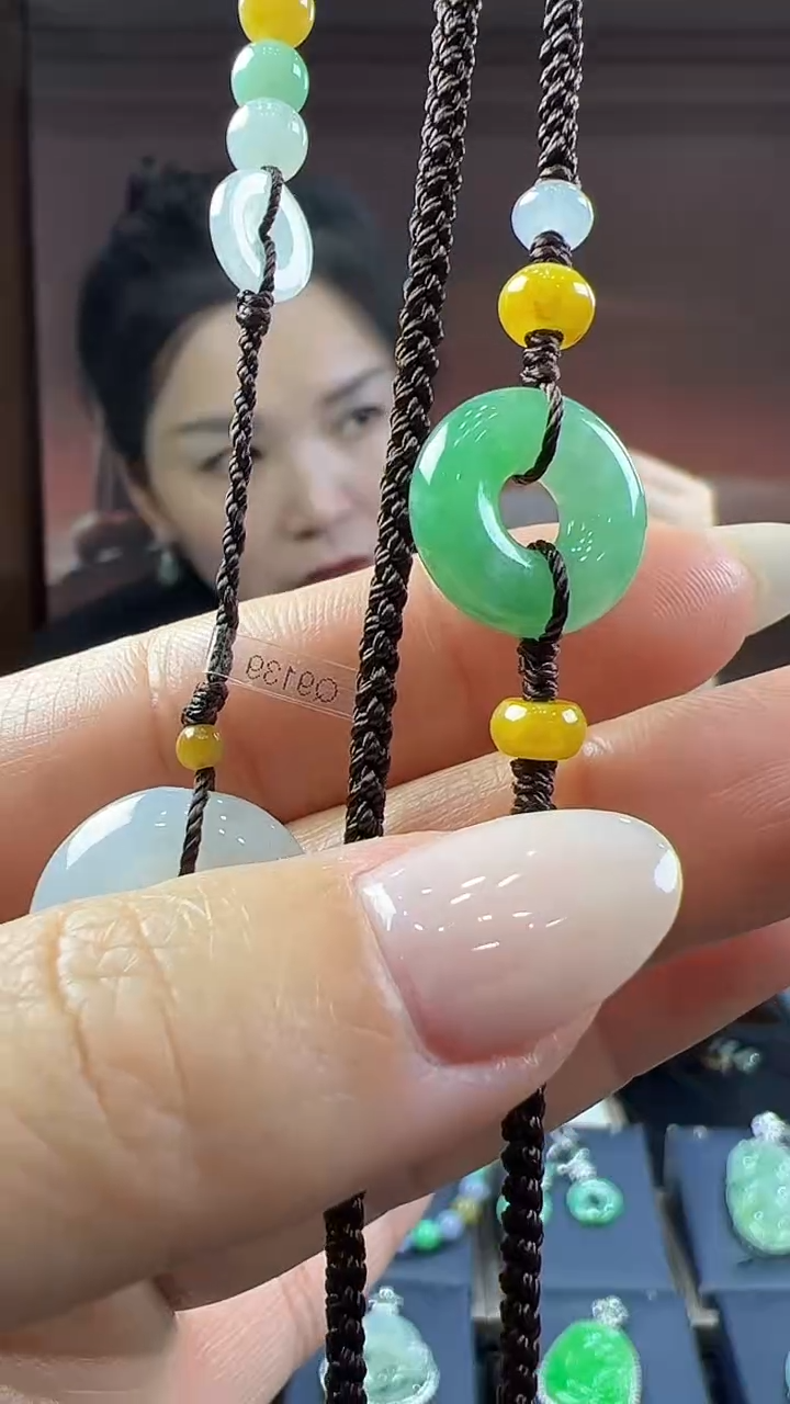 未镶嵌挂件翡翠美背