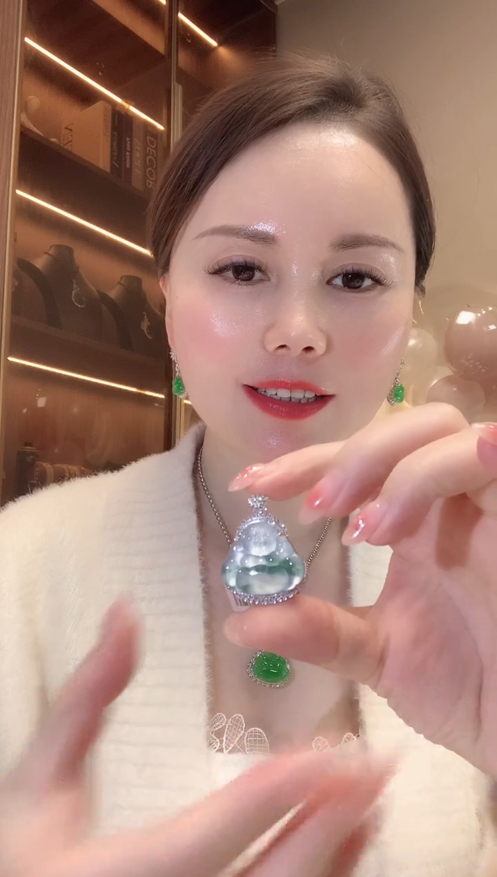 【闪购商品】翡翠吊坠(不含链)18K金镶嵌F100 