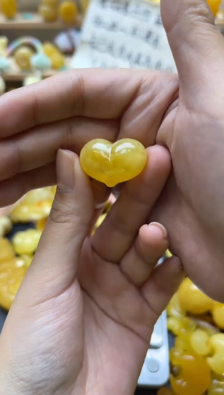 琥珀未镶嵌珠宝奇石150琥珀蜜蜡微瑕