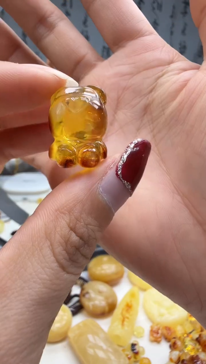 未镶嵌琥珀裸石配饰